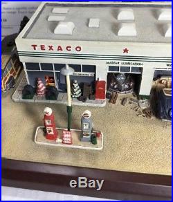 Danbury Mint Texaco Service Station Model Gas Pump Christmas Village WithBox