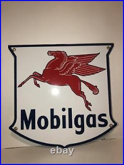 Mobil Gas Porcelain Gas Service Station Pump Pegasus Motor Oil Sign