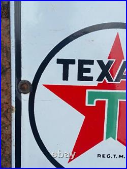 ORIGINAL 1947 TEXACO Gas & Oil Fire Chief Pump Plate Porcelain Sign, Fire Helmet