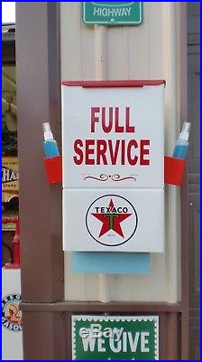Old TEXACO Service Station Gas Pump Island Towel Windshield Service Box