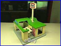 Old Vtg Texaco Playskool PlaySet Gas Service Station Car Wash Gas Pumps Toy