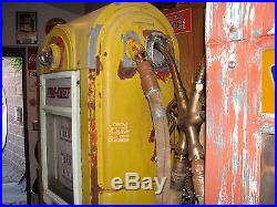 Original Texaco Wayne 60 gas pump with porcelain sign no globe