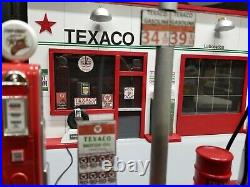 TEXACO GAS STATION FRONT With 2 PUMP ISLAND, HAND CRAFTED, 118TH SCALE, DIORAMA TEXACO GAS STATION FRONT With 2 PUMP ISLAND, HAND CRAFTED, 118TH SCALE, DIORAMA