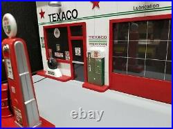TEXACO GAS STATION FRONT With 2 PUMP ISLAND, HAND CRAFTED, 118TH SCALE, DIORAMA