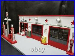 TEXACO GAS STATION FRONT With 2 PUMP ISLAND, HAND CRAFTED, 118TH SCALE, DIORAMA TEXACO GAS STATION FRONT With 2 PUMP ISLAND, HAND CRAFTED, 118TH SCALE, DIORAMA