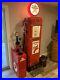 Texaco_Firechief_1940_Gas_Pump_Lubester_Oil_Bottles_WithCarrier_And_Old_Gas_Can_01_nfqa