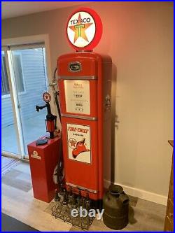 Texaco Firechief 1940 Gas Pump, Lubester, Oil Bottles WithCarrier, And Old Gas Can