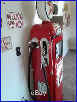 Texaco National 1957 Restored Gas Pump with Original Globe and Porcelain Sign
