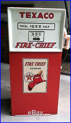VINTAGE 1960s TEXACO FIRE-CHIEF WOLVERINE METAL TOY GAS PUMP 30 TALL