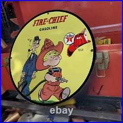 Vintage 1951 Texaco Fire Chief Gasoline Fuel Porcelain Gas & Oil Pump Sign