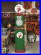 Vintage_BENNETT_CLOCKFACE_GAS_PUMP_in_TEXACO_with_New_Globe_Station_OLD_Oil_Sign_01_ue