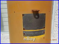 Visible gas pump shell sign